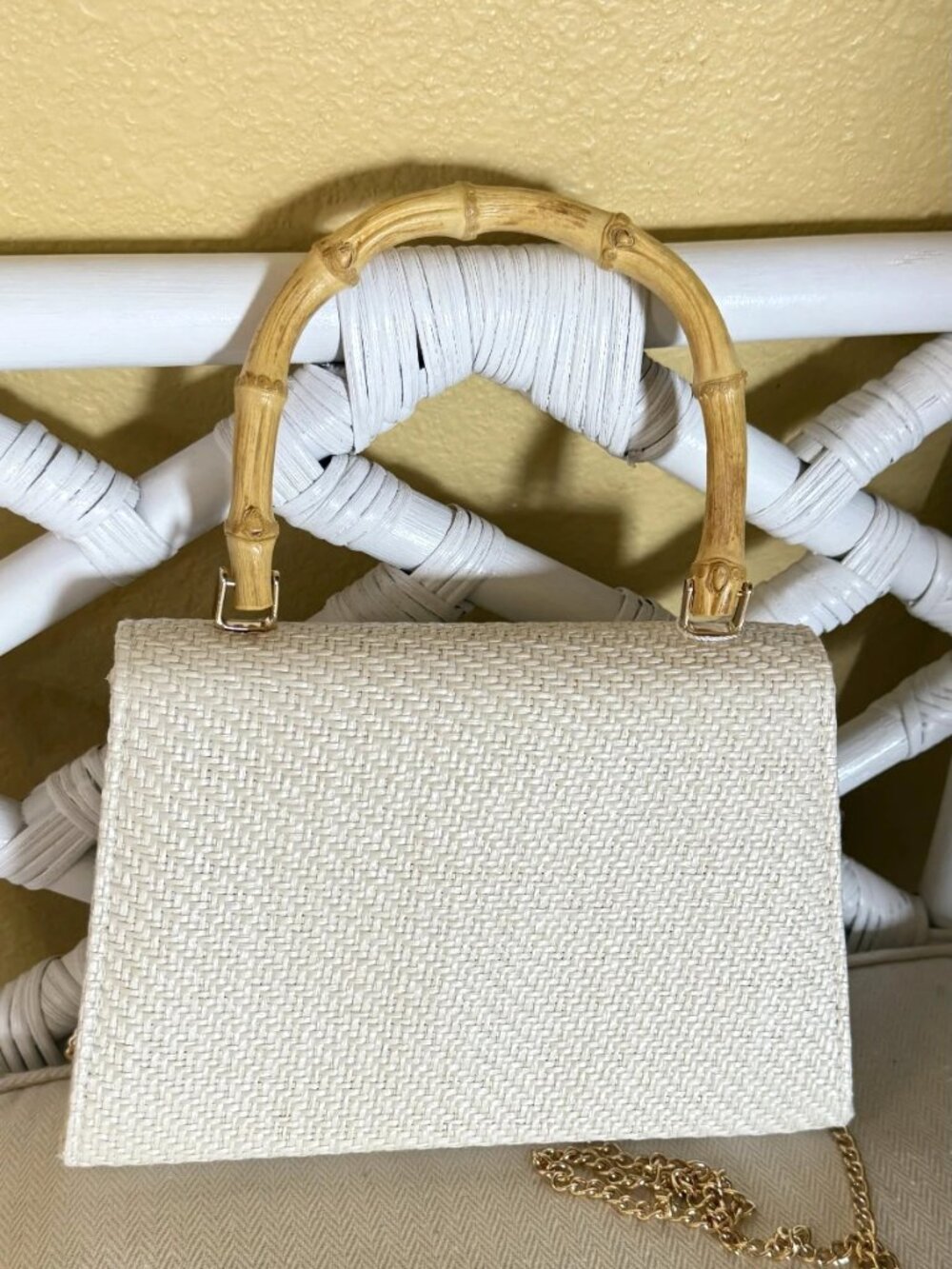 Tommy Bahama Woven Straw Natural Bag Bamboo Handle Gold Chain NWT - Picture 5 of 16